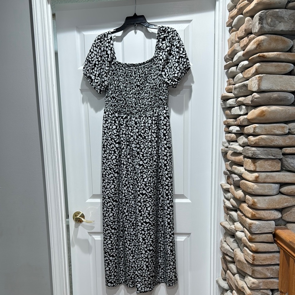 SHEIN Black and White Puff Sleeve Jumpsuit